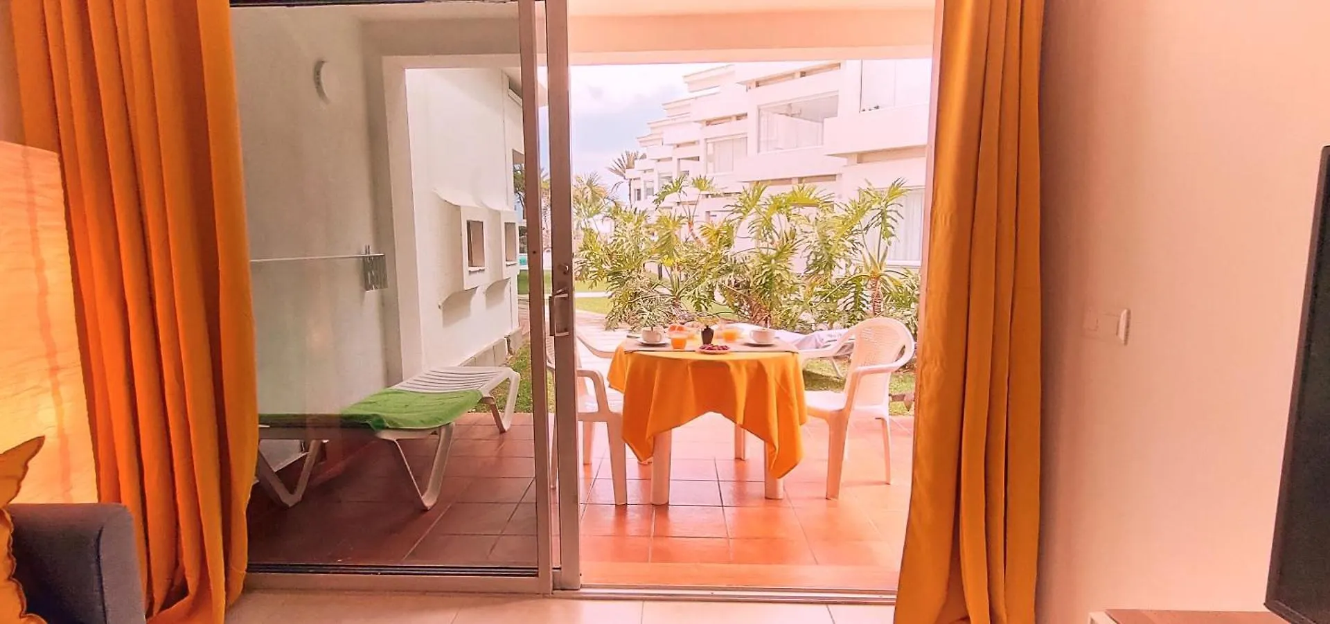 Aida 111 - Apartamento Con Vistas Al Jardin Y Cerca Del Mar San Bartolome de Tirajana  Spain
