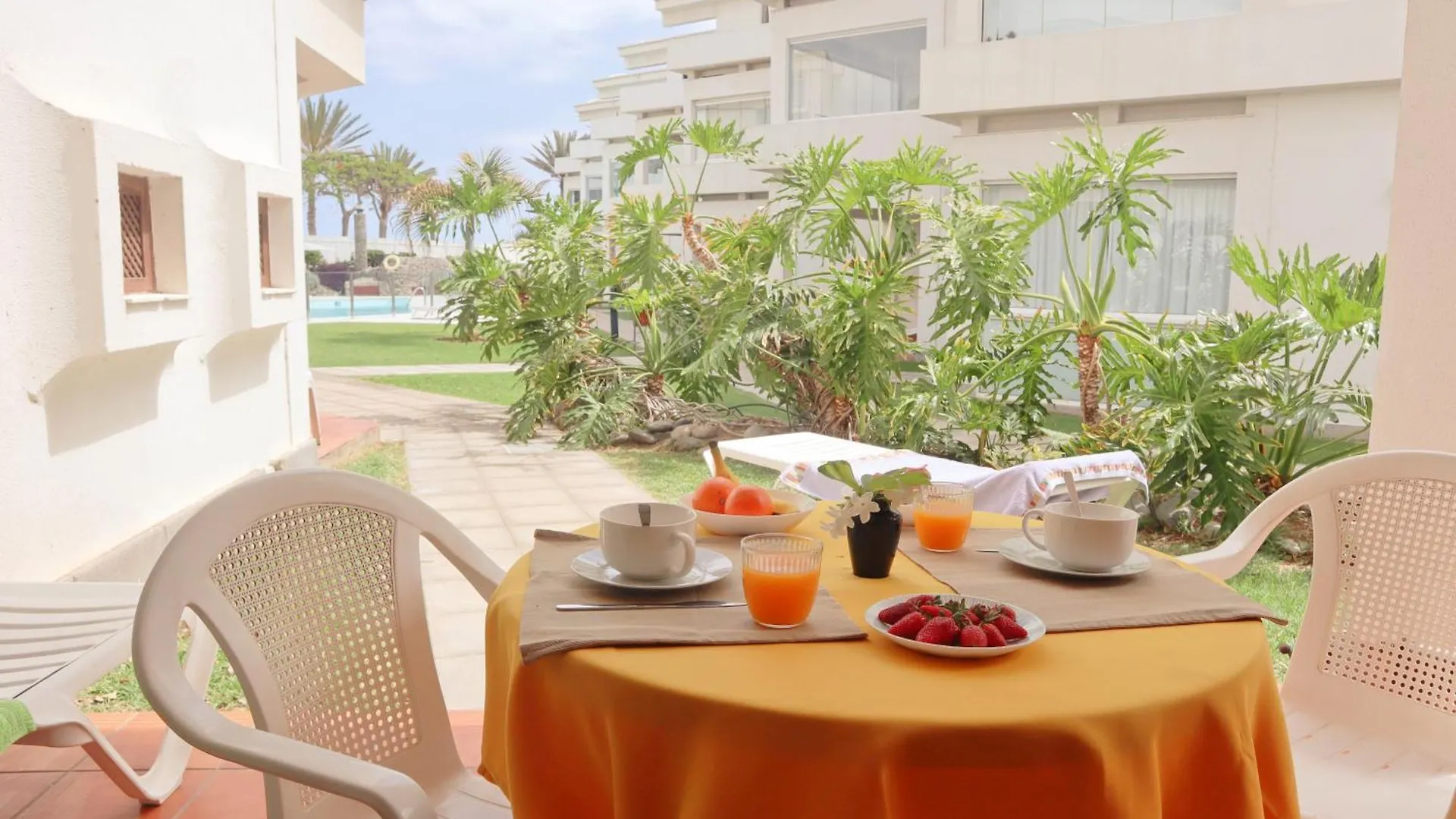 Aida 111 - Apartamento Con Vistas Al Jardin Y Cerca Del Mar San Bartolome de Tirajana  0*, San Bartolome de Tirajana (Gran Canaria)